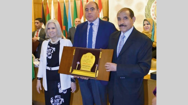 الجامعة العربية تمنح جمعة الماجد جائزة التميّز العربي
